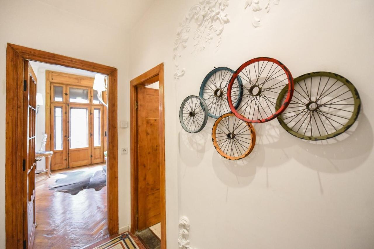 Love.Travel.Explore ♥️Apt W/ Balcony In Old Town Bucareste Exterior foto